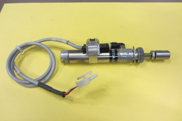 Cylinder air, w/hall effect assembly left side  ( Used )