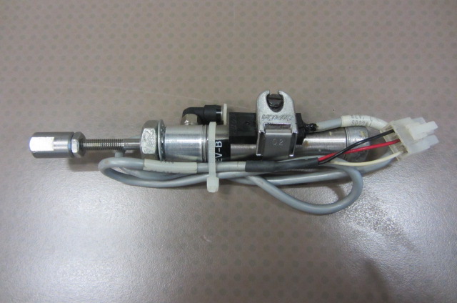 Cylinder air, w/hall effect assembly right side   ( Used )