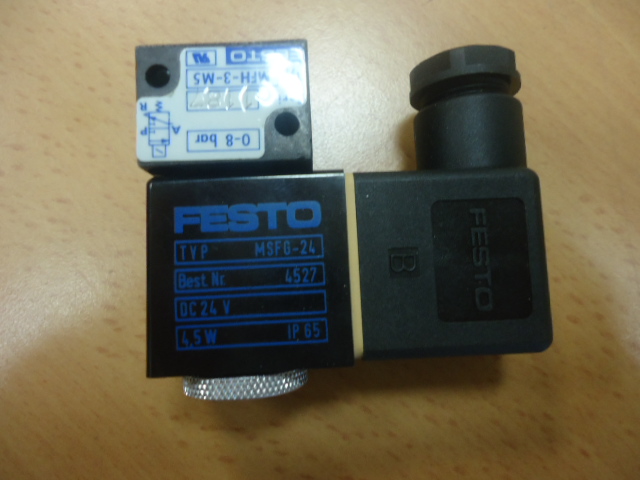 Solenoid valve R  4450  FESTO